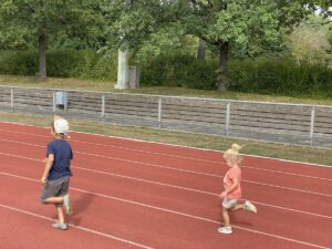 Laufen ist eine der Disziplinen beim Bambini Sportfest.